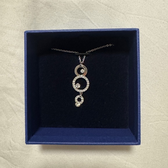 NEW Swarovski Crystal Circle Pendant Necklace - Picture 2 of 3